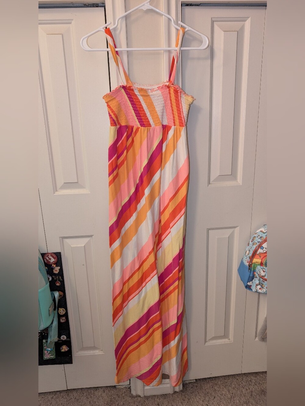 Old Navy XS long Maxi dress.It has adjustable straps.